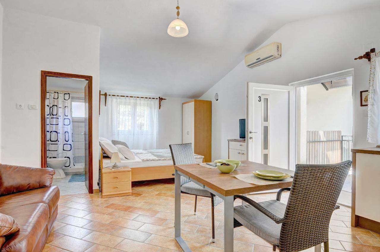 Adriatic Apartments Nada Fazana Exterior photo